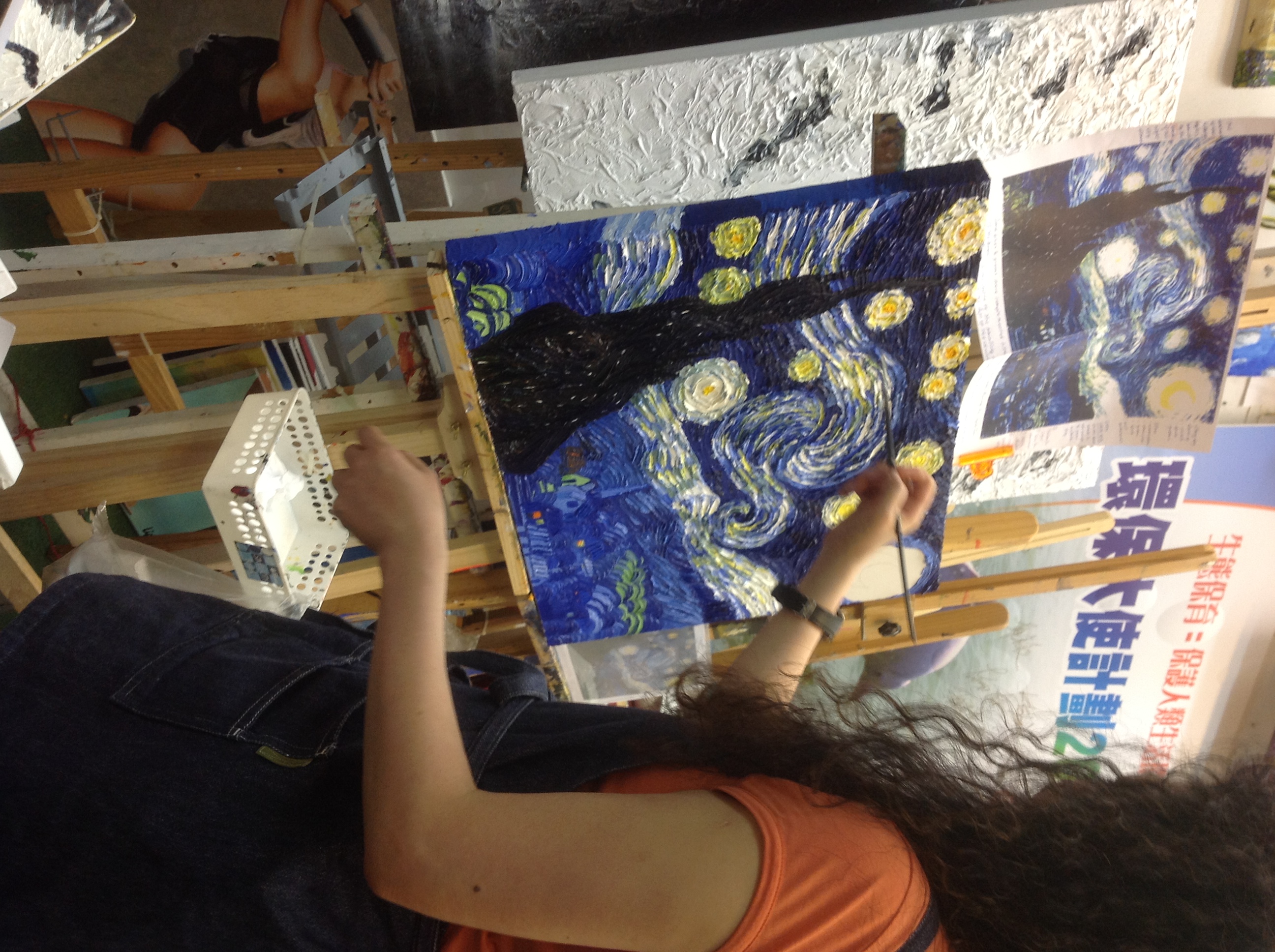 Bobo at work in Nature Art Workshop painting class